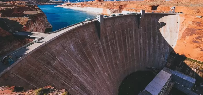 Aerial photo of a dam.